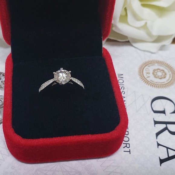 1 Carat Moissanite Solitaire Ring with 925 Sterling Silver Band D-VVS1 - Picture 6 of 9